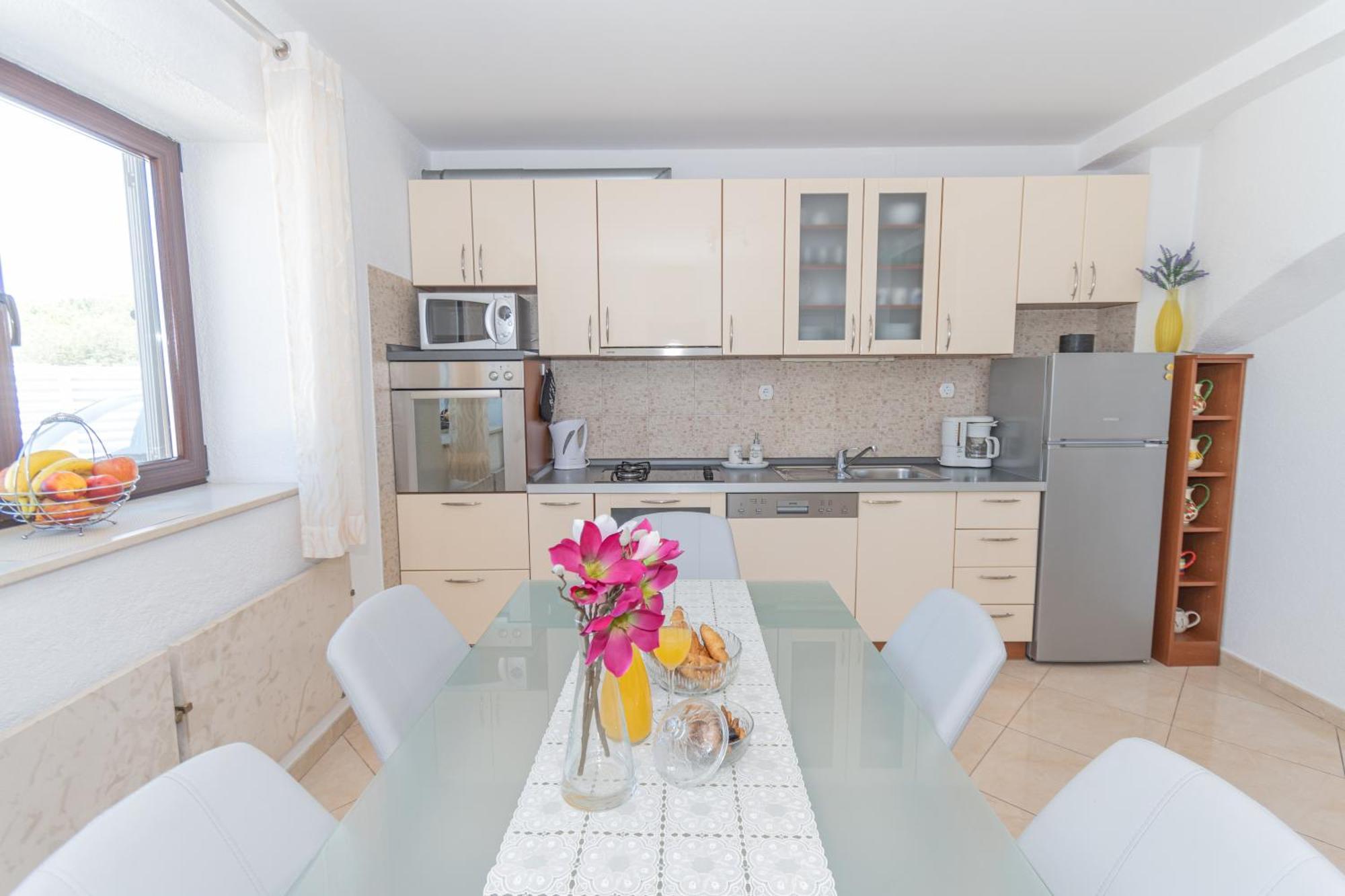 Spacious Villa For 10 With A Big Private Pool Trilj Exteriör bild